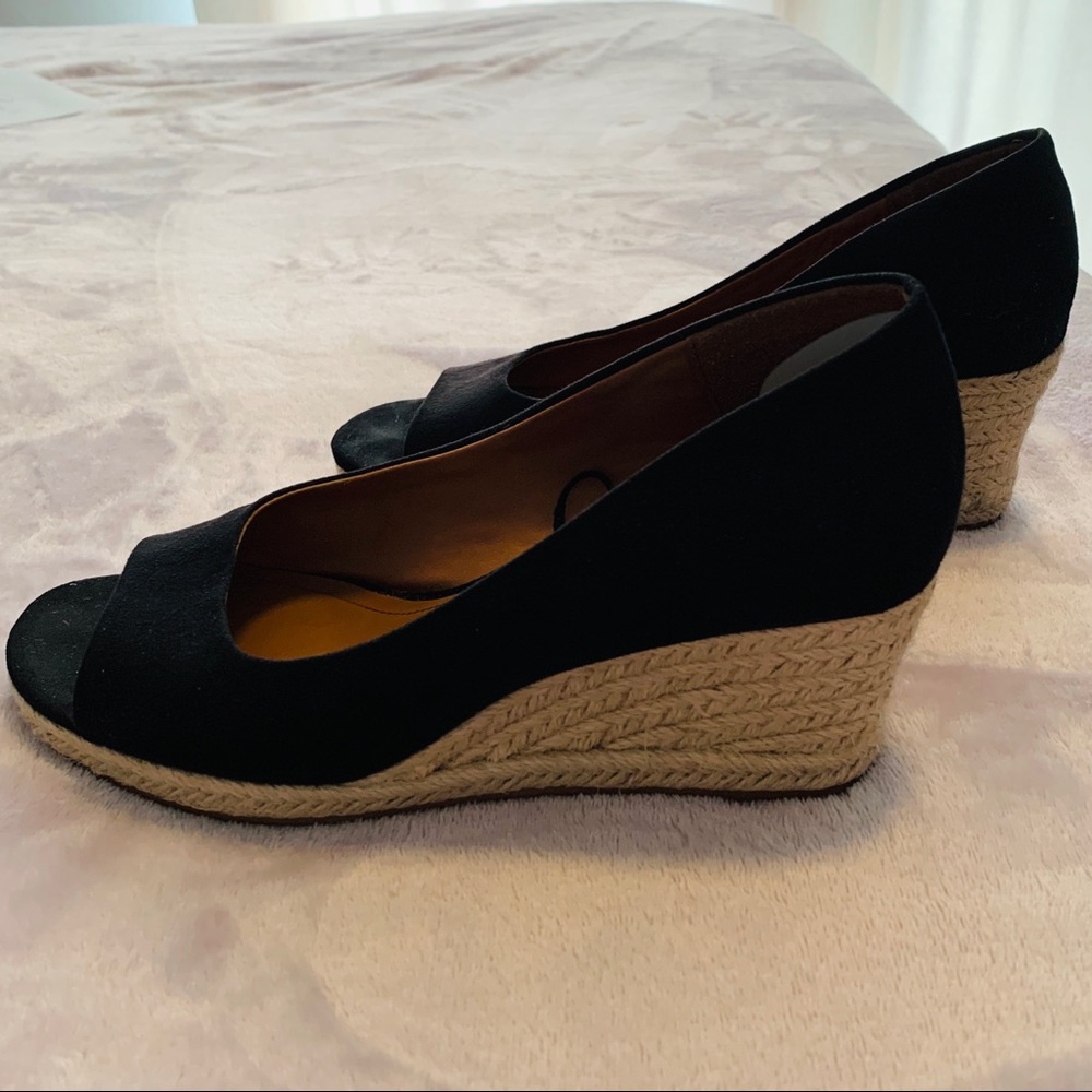 H&M Black Suede Wedge Peep Toe Sandals - Picture 4 of 4